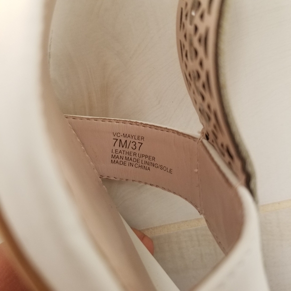 Vince Camuto Mayler Bone Leather Sandals 7 T Strap - Picture 8 of 8